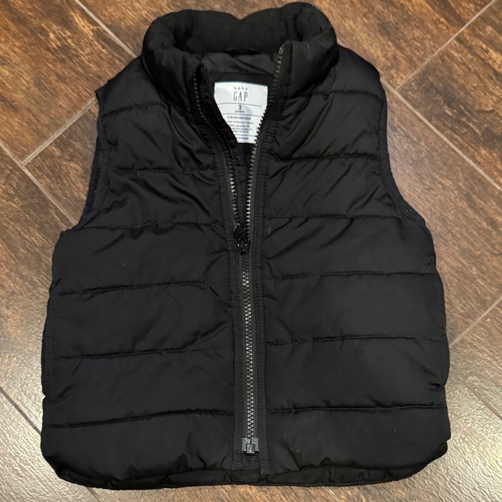 Gap puffer vest